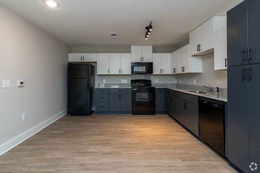 2BR, 2BA - 1,138SF - Kitchen - Dunean Creek