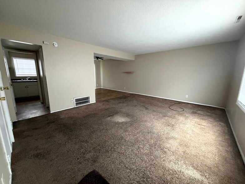 Building Photo - 2808 Hickory Rd