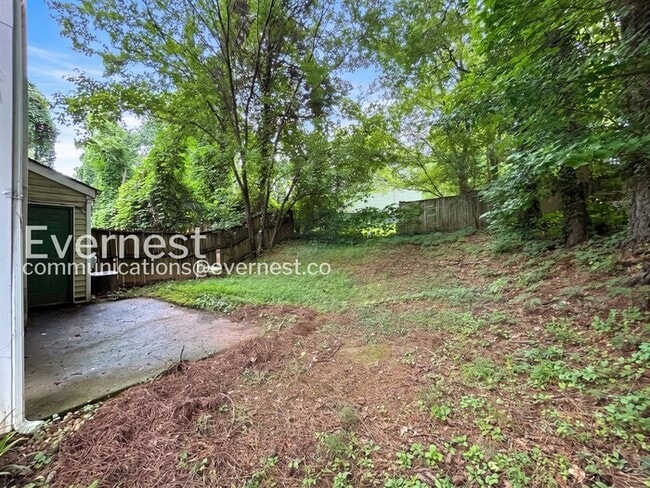 Building Photo - 2 Bed/2.5 Bath Townhome with Fenced Yard / Pet-Friendly / Available Now!