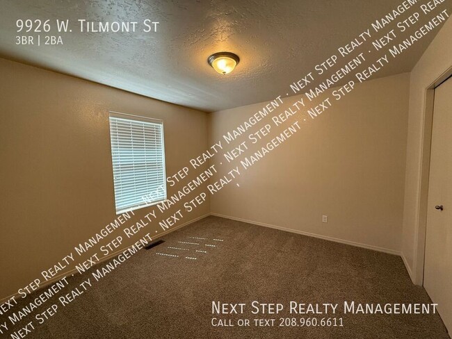 Building Photo - 9926 W Tilmont St