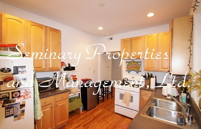 Interior Photo - 3453-55 N Bosworth