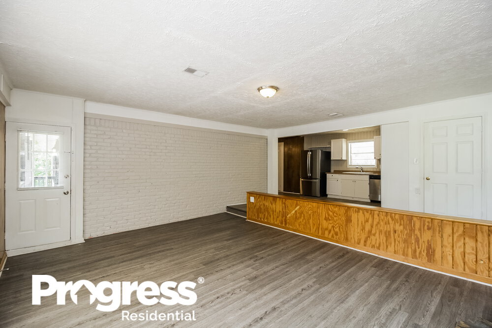 Building Photo - 6185 Marilla St