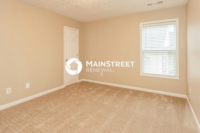 Building Photo - 4 Bedroom Pet-Friendly Home in Fairburn, GA with Main Street Renewal