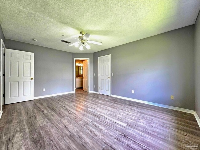 Building Photo - 6718 Fort Deposit Dr