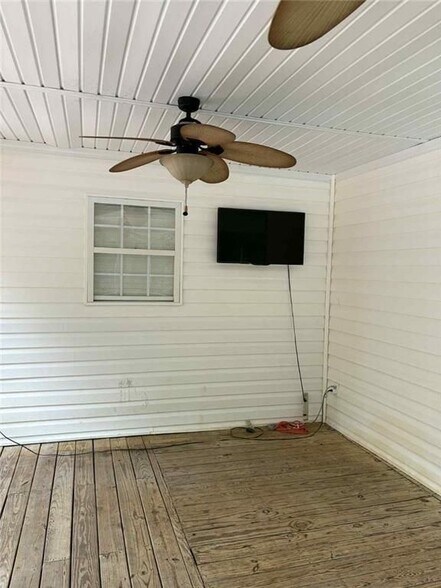 Building Photo - 68 Lancaster Way