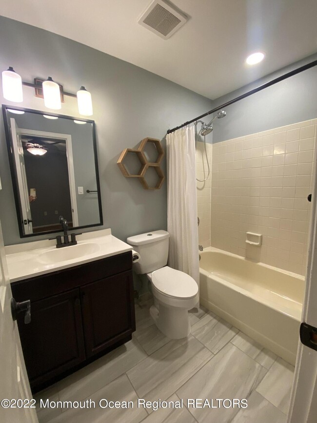 Building Photo - 11 Duncan Way