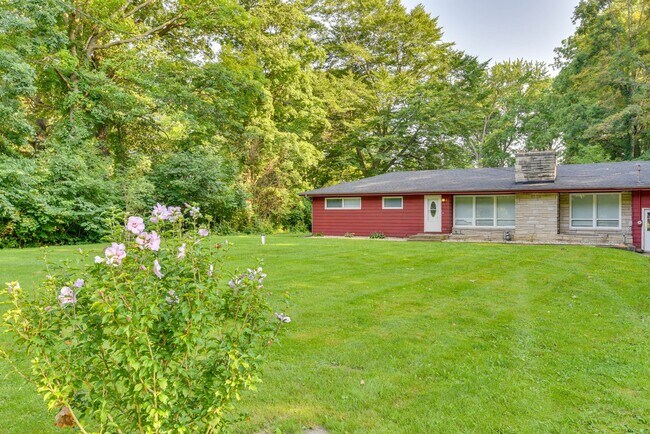 Building Photo - 4152 Sawyer Rd