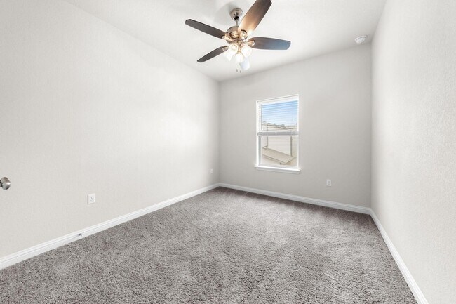 Building Photo - 8109 Mandela Bend