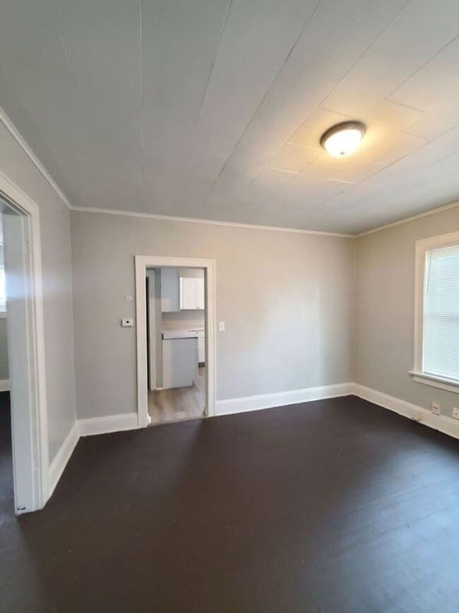 Building Photo - 3 BEDROOM SINGLE FAMILY HOME-SEC8 TENANTS ...