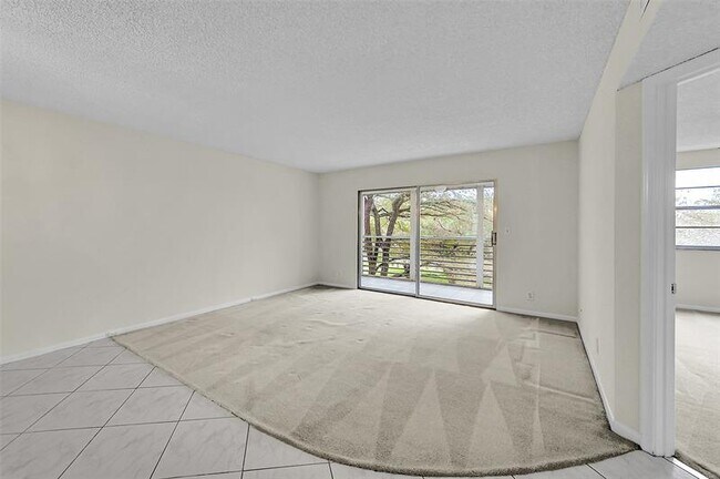 Building Photo - 1604 Abaco Dr