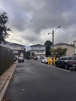 Building Photo - 6 Oak Ln