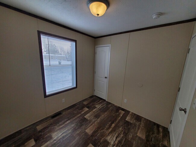 Building Photo - 35 Sparrow Hill Dr