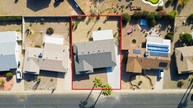 Building Photo - Comfortable 2-Bed Sun City Retreat with Vinyl Flooring & Fresh Paint