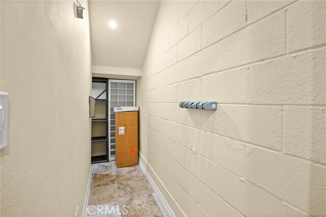 Building Photo - 714 N Juanita Ave