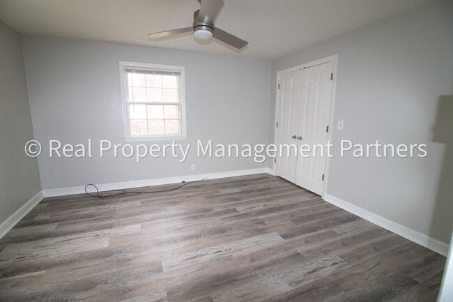 Building Photo - Rooms for Rent in a 6-Bedroom Home