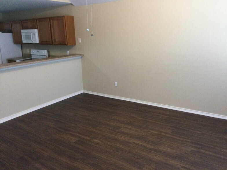 Building Photo - 5589 Hunters Bend Ln