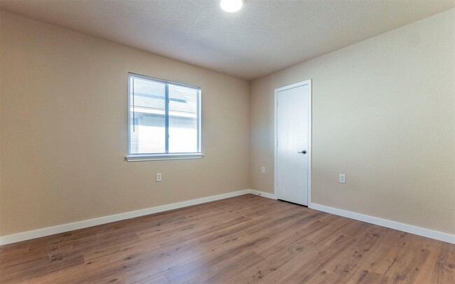 Building Photo - 7106 Thannas Way
