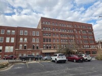 Building Photo - Fully furnished
