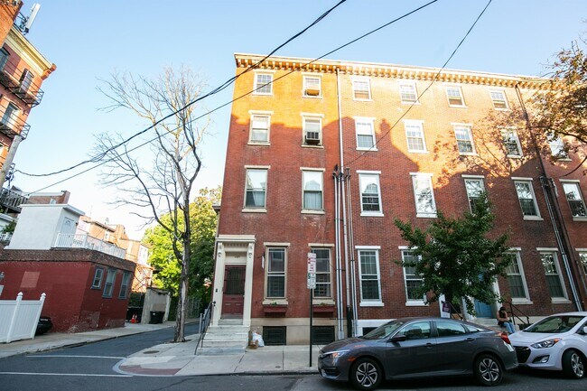 Building Photo - 409 S 9th St