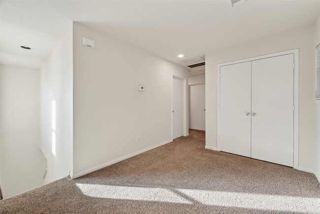 Building Photo - 6523 Mildenhall Ct