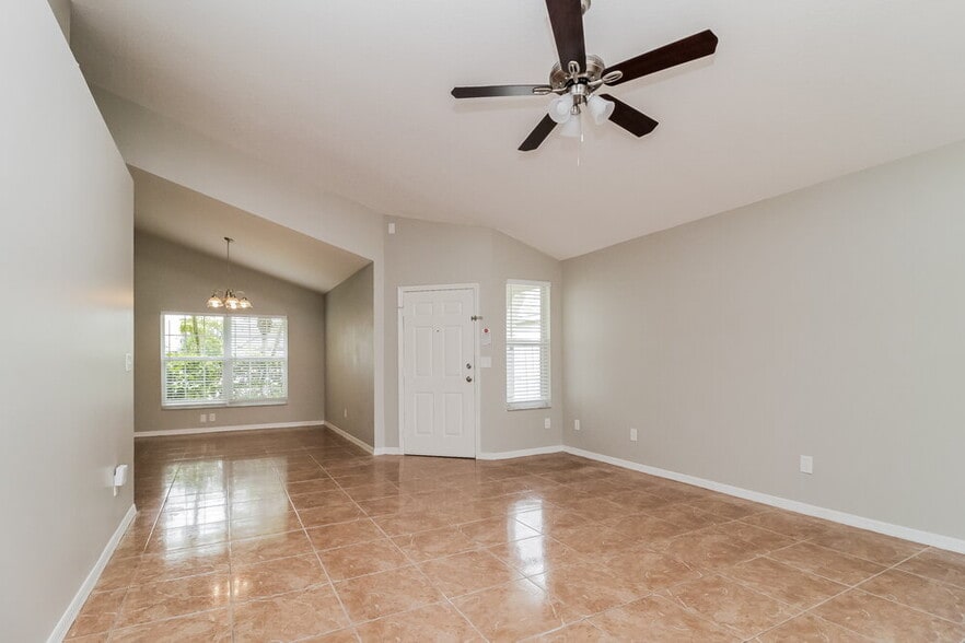 Building Photo - 623 Weybridge Ct