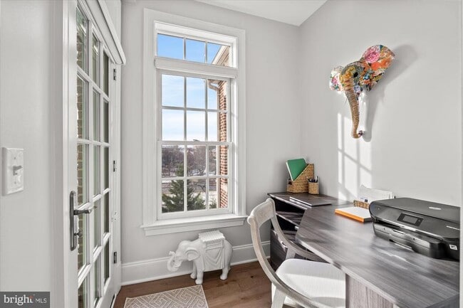 Building Photo - 600 Second St