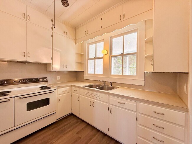 Building Photo - 240 Myrick Estates Rd