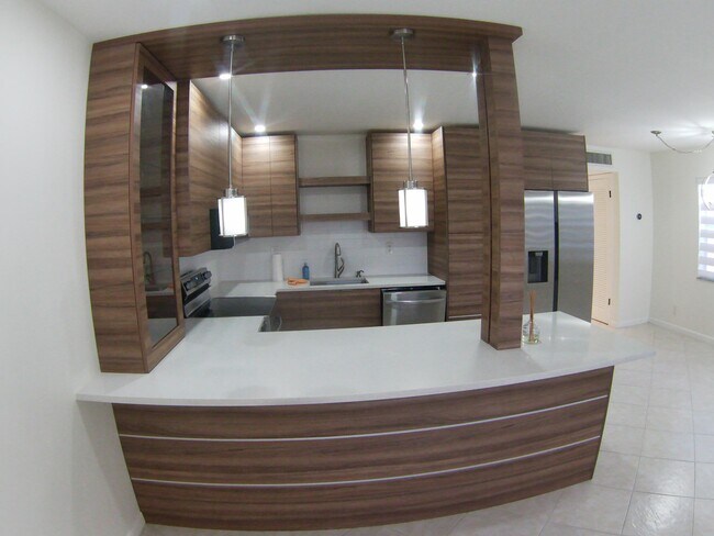 Building Photo - 319 Normandy G