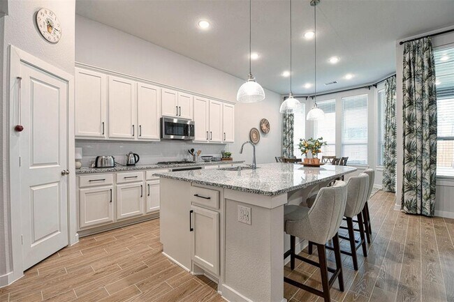 Building Photo - 128 E Cascade Heights Dr