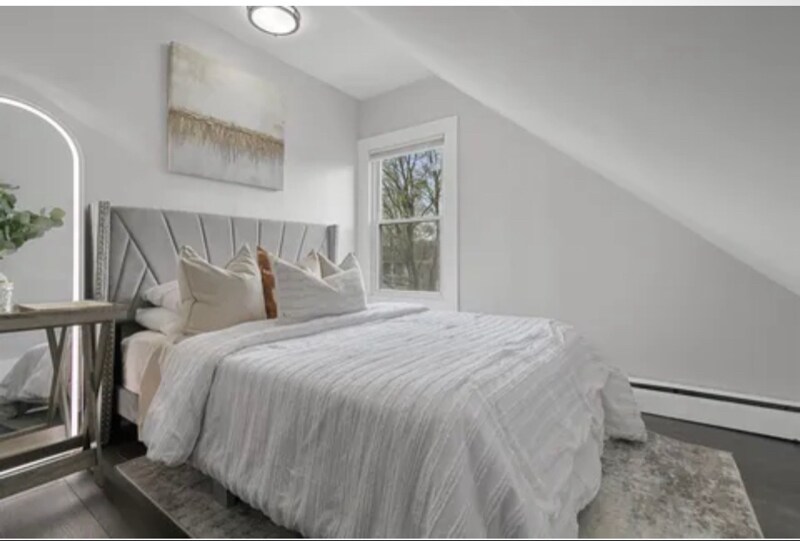 Building Photo - 55 Howe St