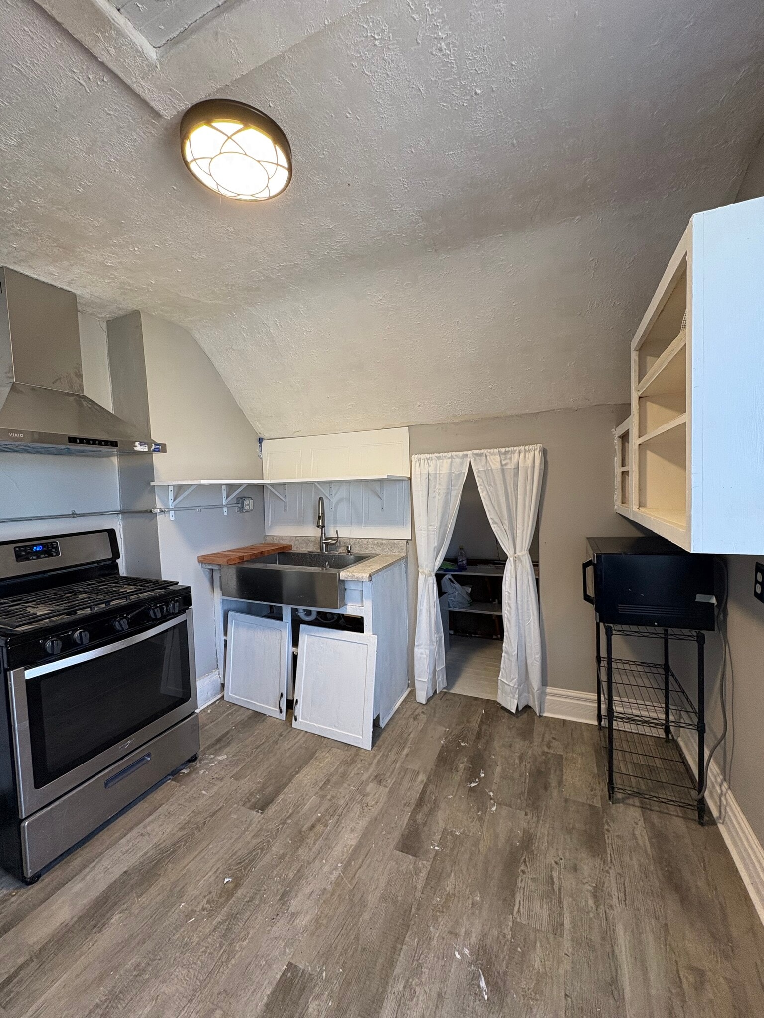 Building Photo - 714 S 1st Ave