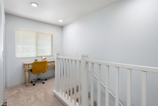 Building Photo - 3 br, 3.5 bath Townhome - 91-3575 Iwikuamo...