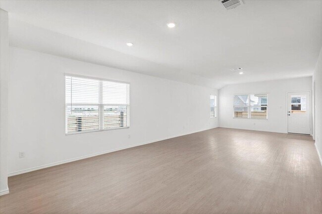 Building Photo - 316 Keefer