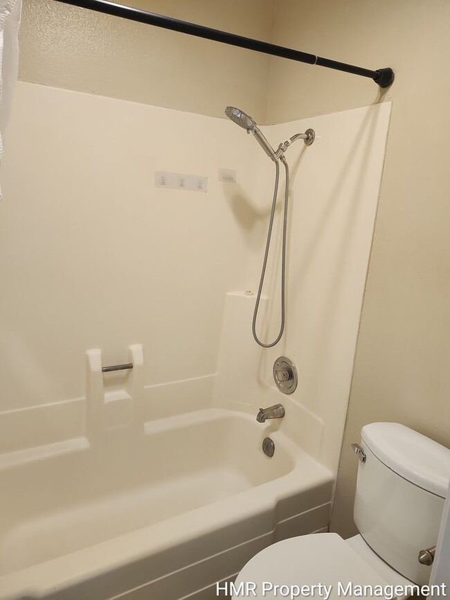 Building Photo - 2 Bed / 2 Bath Condo Near Claremont Village