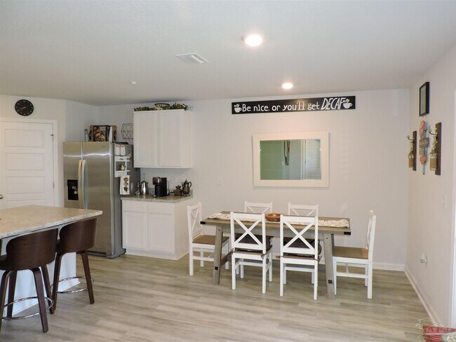 Building Photo - 5903 Laurel Oak Dr