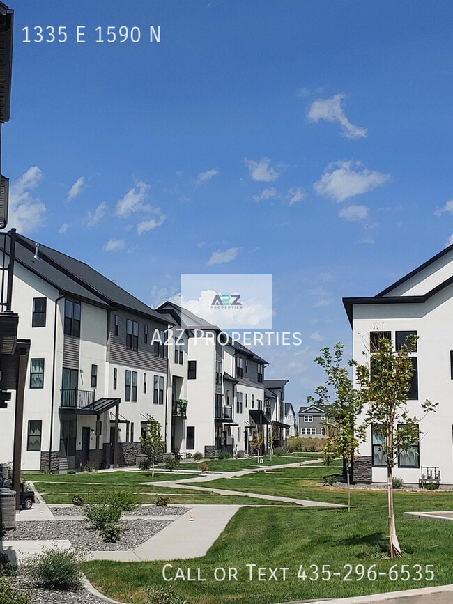 Building Photo - 1335 1590 N