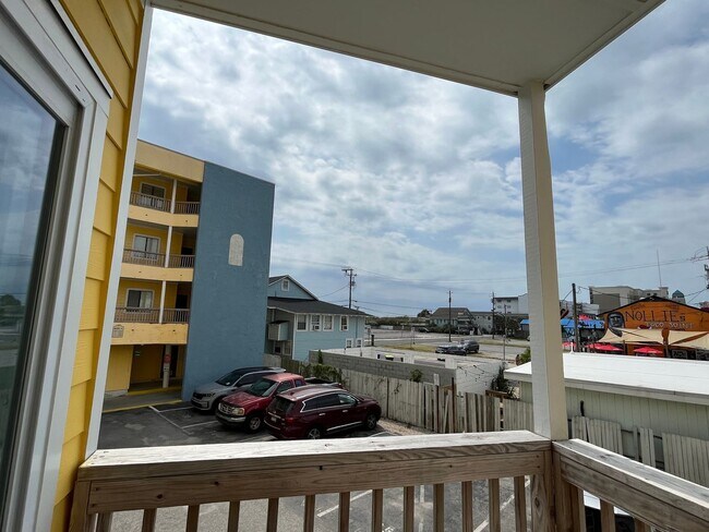 Building Photo - 302 Canal Dr