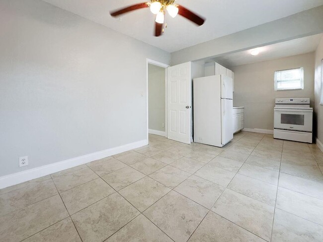 Building Photo - 1230 NE 2nd Ave