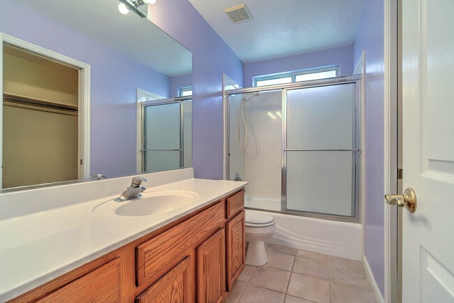 Building Photo - Beautiful Home in Green Valley