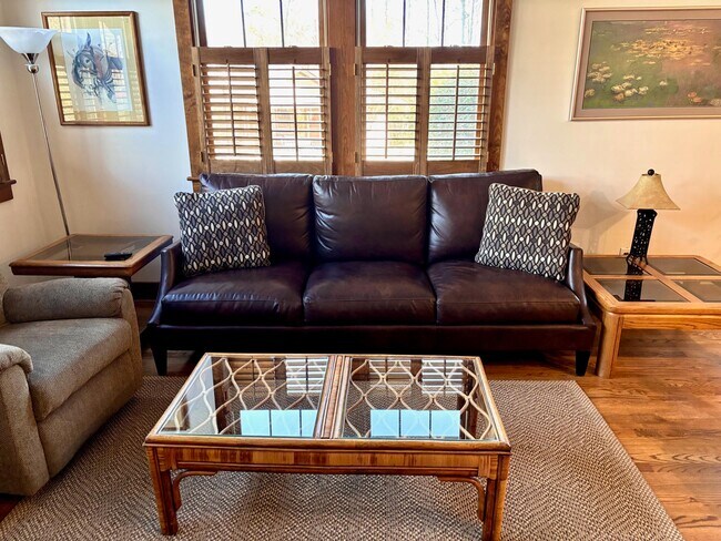 Building Photo - 38 Bungalow Village Way