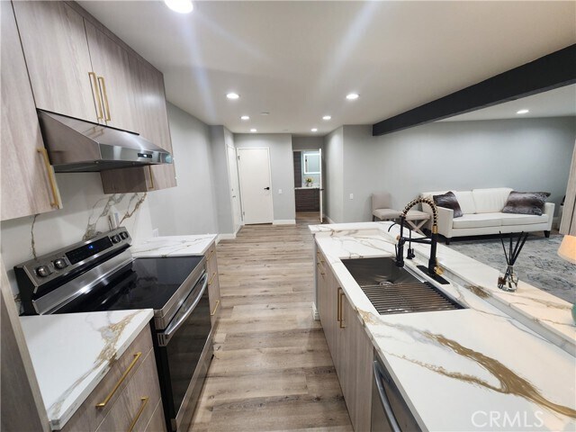 Building Photo - 5460 White Oak Ave