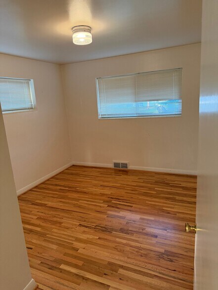 Building Photo - 3285 N 500 E