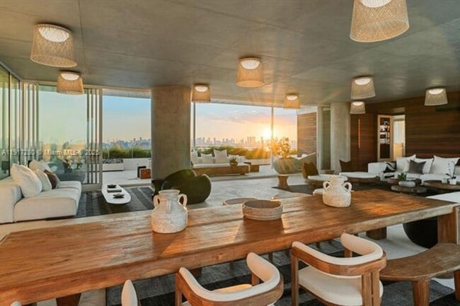 Building Photo - 4701 Meridian Ave