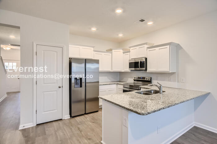 Building Photo - 221 Ansley Wy