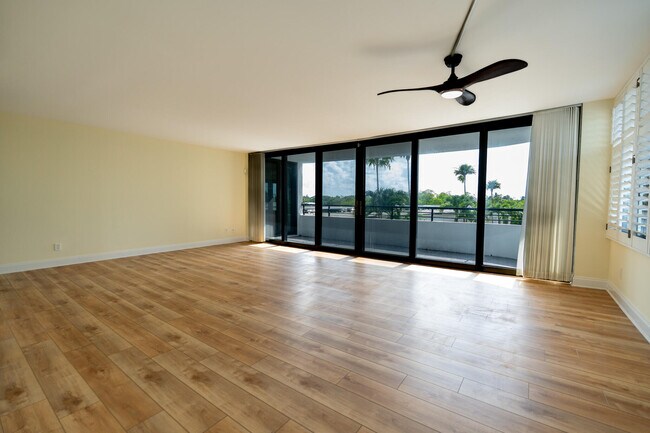 Building Photo - 3589 S Ocean Blvd