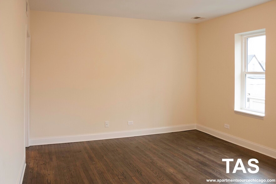 Building Photo - 2347 N Drake Ave