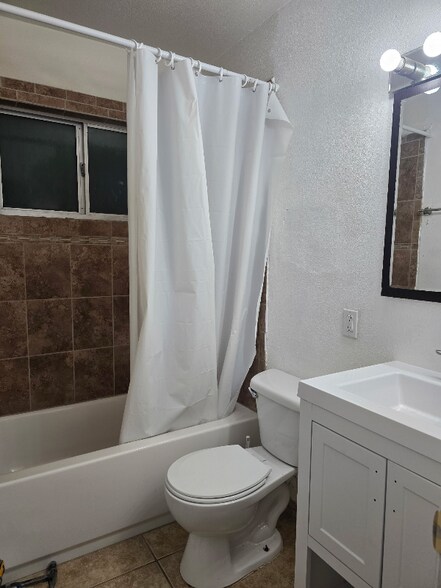 Building Photo - 238 S Saturmino Dr