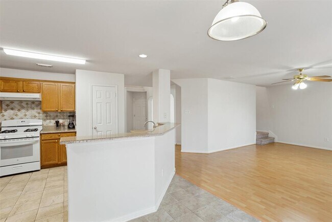 Building Photo - 1617 Gaylord Dr