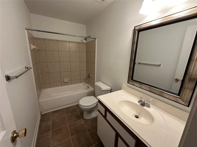 Building Photo - 4918 Fair Oak Dale Ln