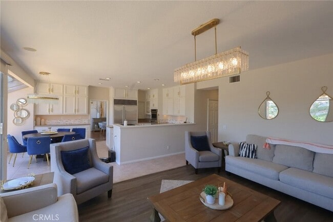 Building Photo - 28462 La Plumosa